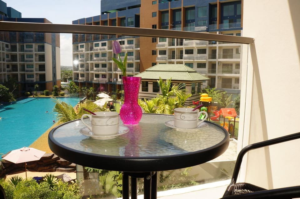 Balcony/Terrace, Pool view