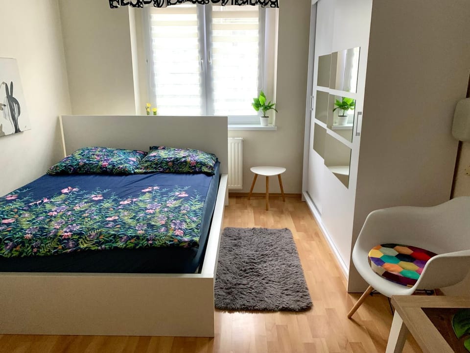Bed, Bedroom, wardrobe