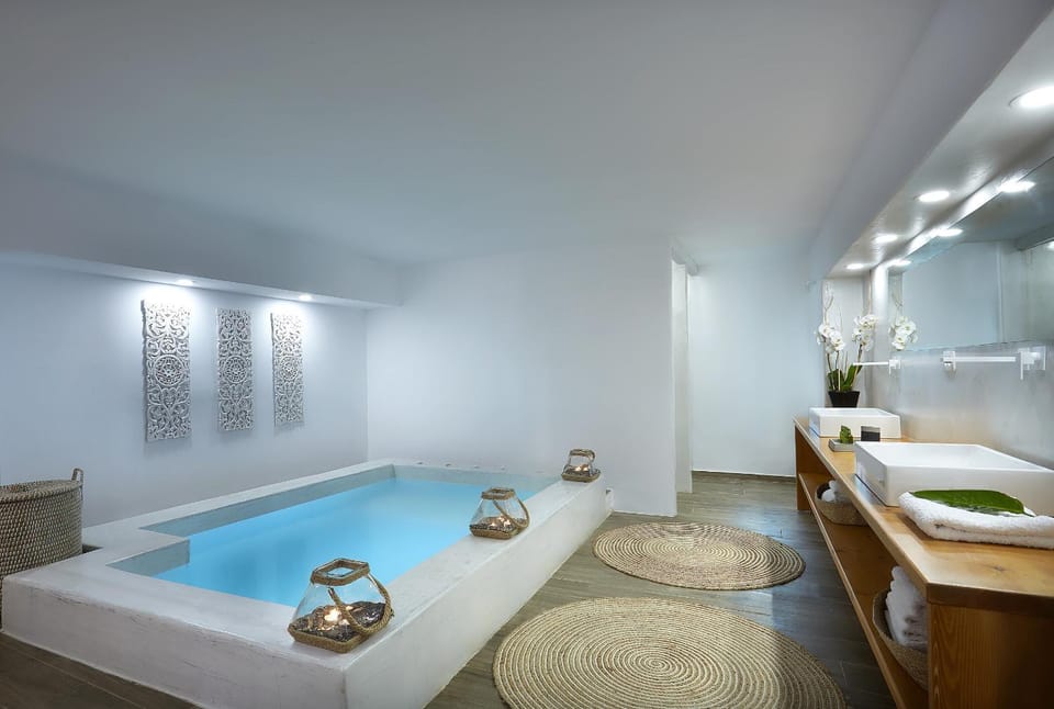 On site, Swimming pool