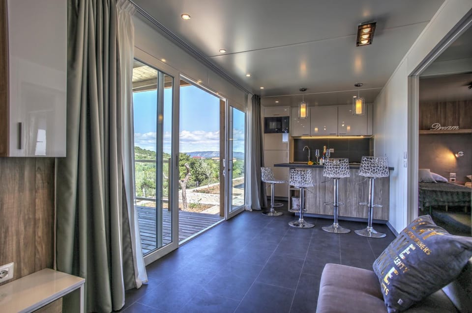 Kitchen or kitchenette, Living room, Dining area