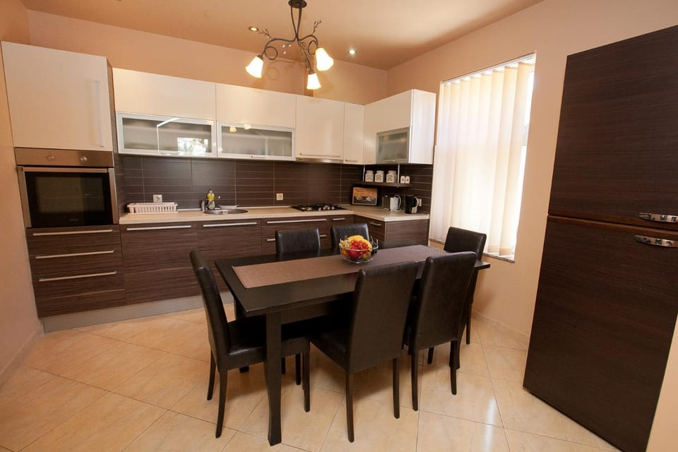 Coffee/tea facilities, Kitchen or kitchenette