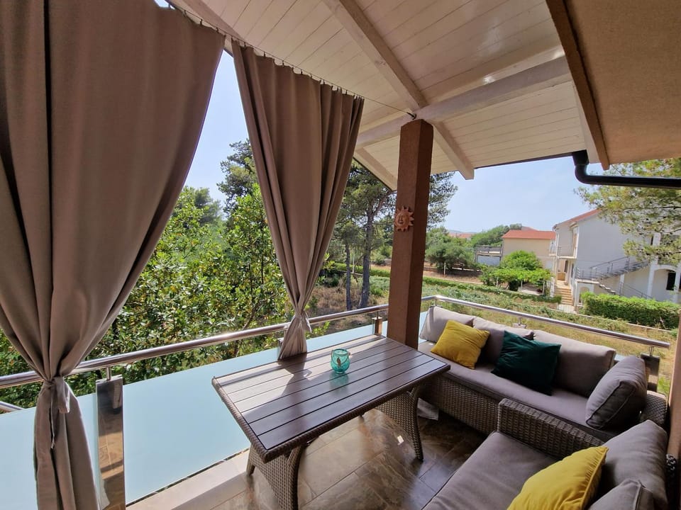 Balcony/Terrace, Balcony/Terrace