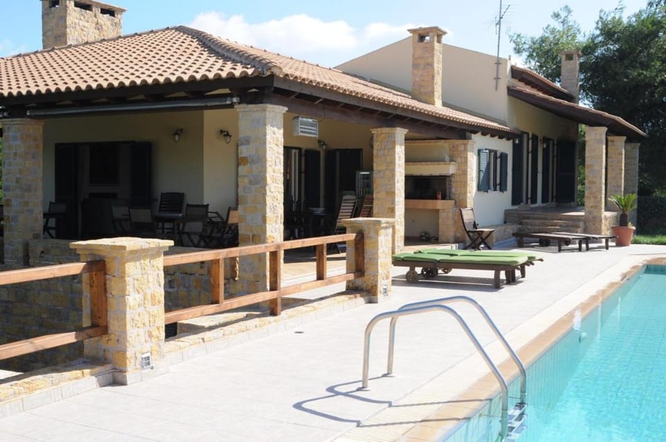 Property building, Facade/entrance, Swimming pool