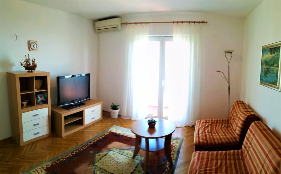 Leona Apartment in Lovran