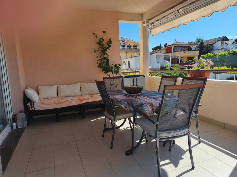 Apartment Švrćo Apartment in Šibenik-Knin County, Croatia