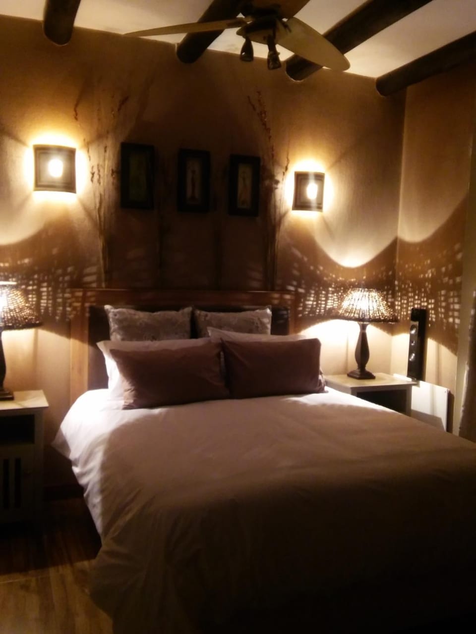 Bed, Bedroom, fireplace