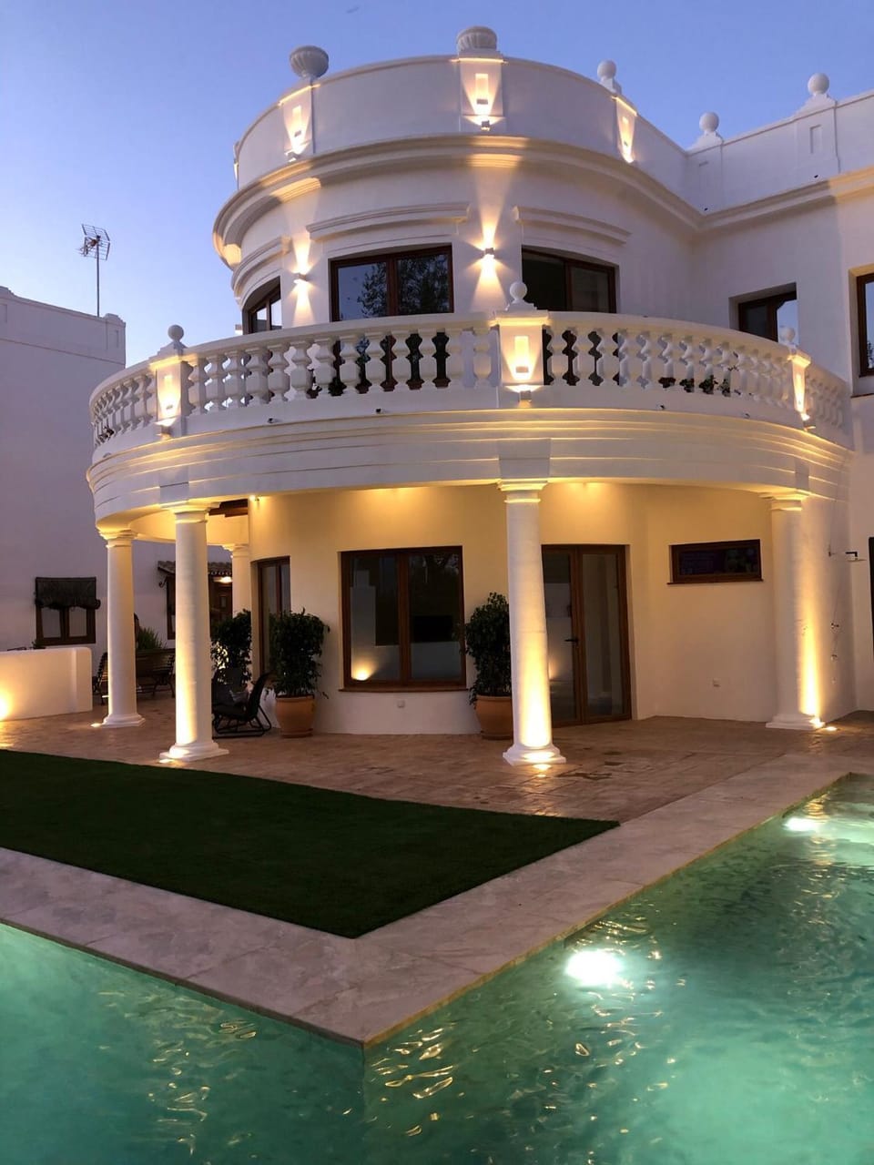 Property building, Swimming pool