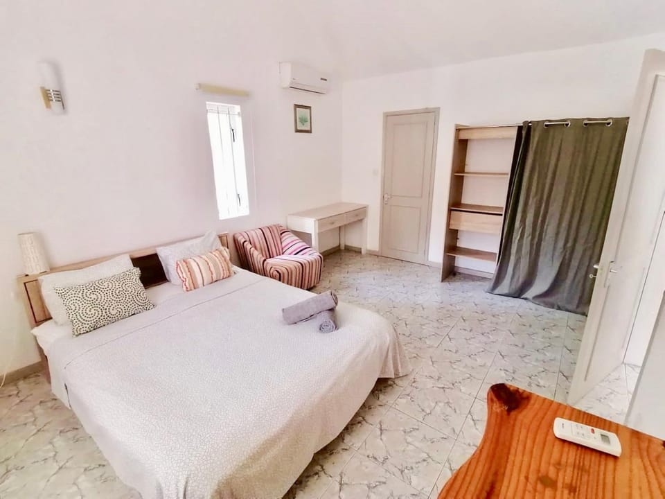 Bedroom, wardrobe