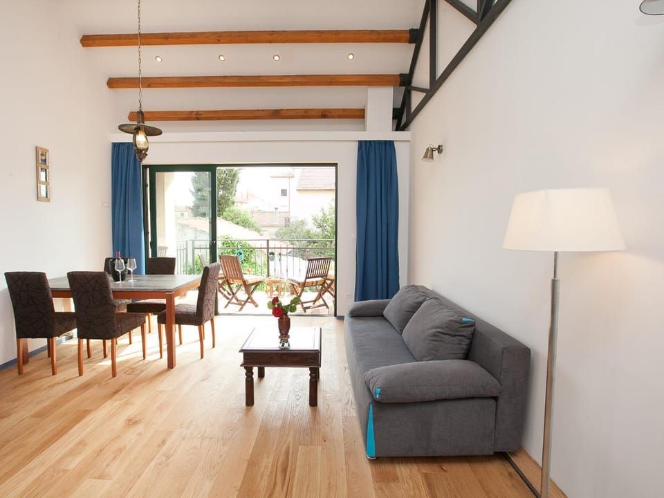 Communal lounge/ TV room, Dining area