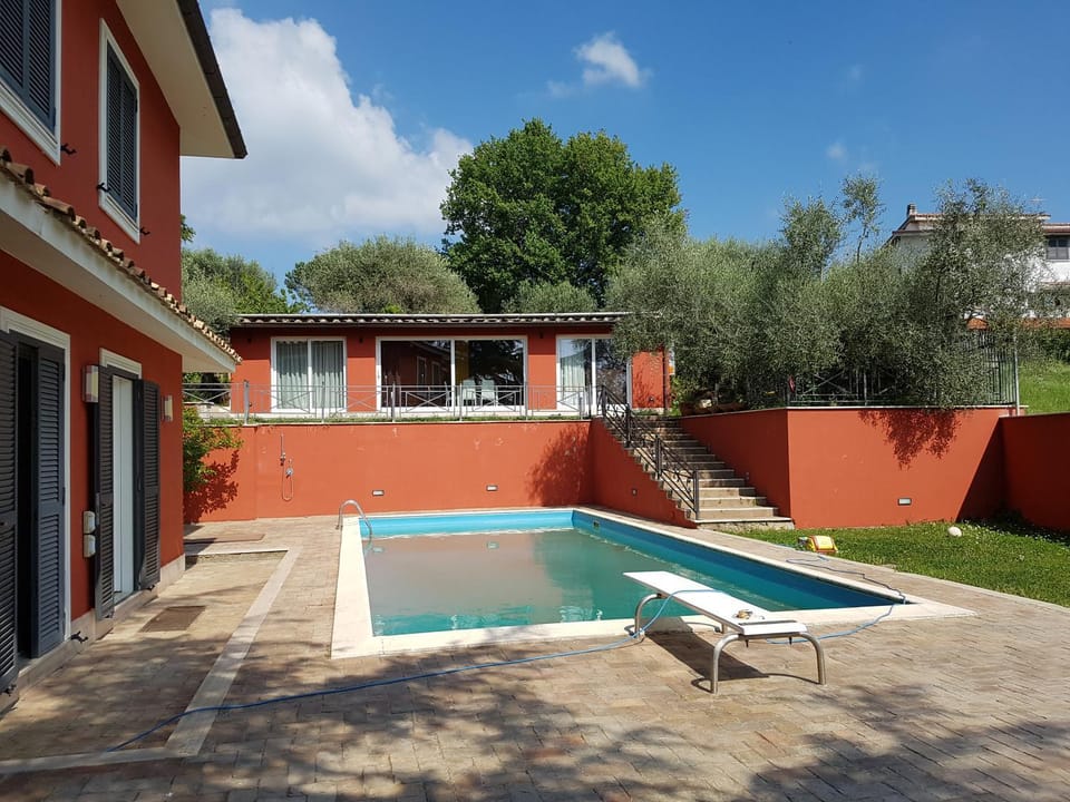Property building, Swimming pool, Swimming pool