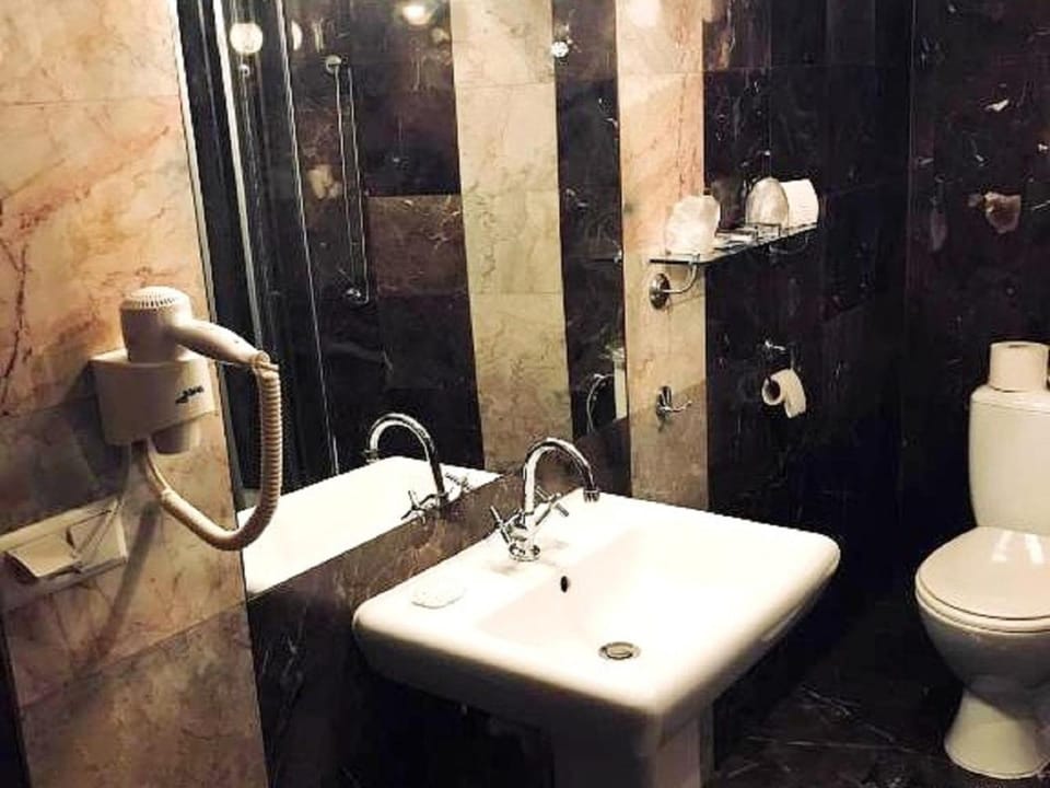 Toilet, Bathroom, dryer