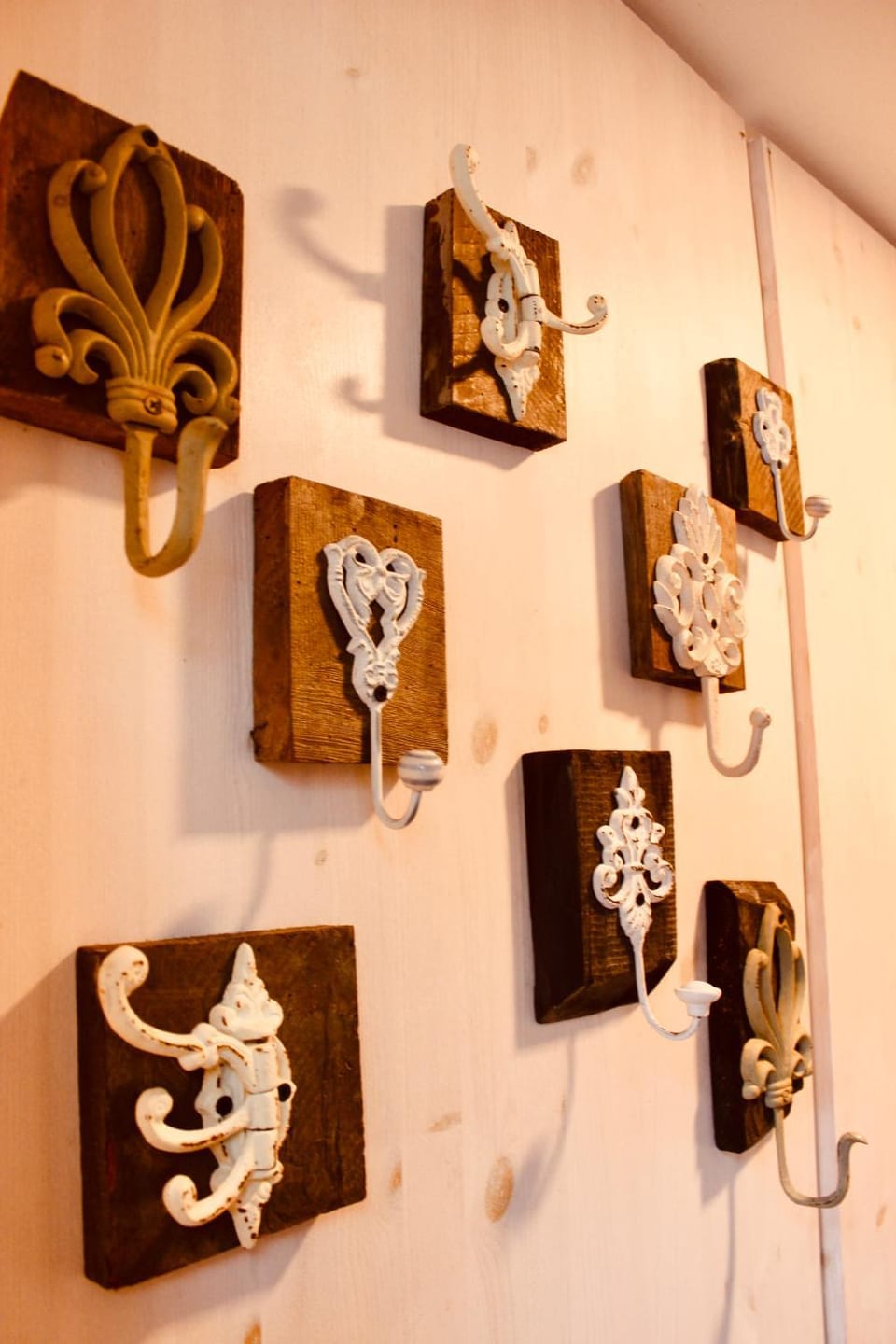 Decorative detail, Area and facilities