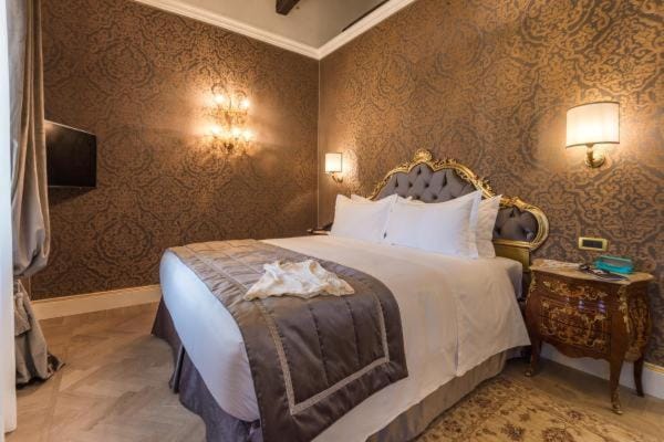 Bed, Photo of the whole room