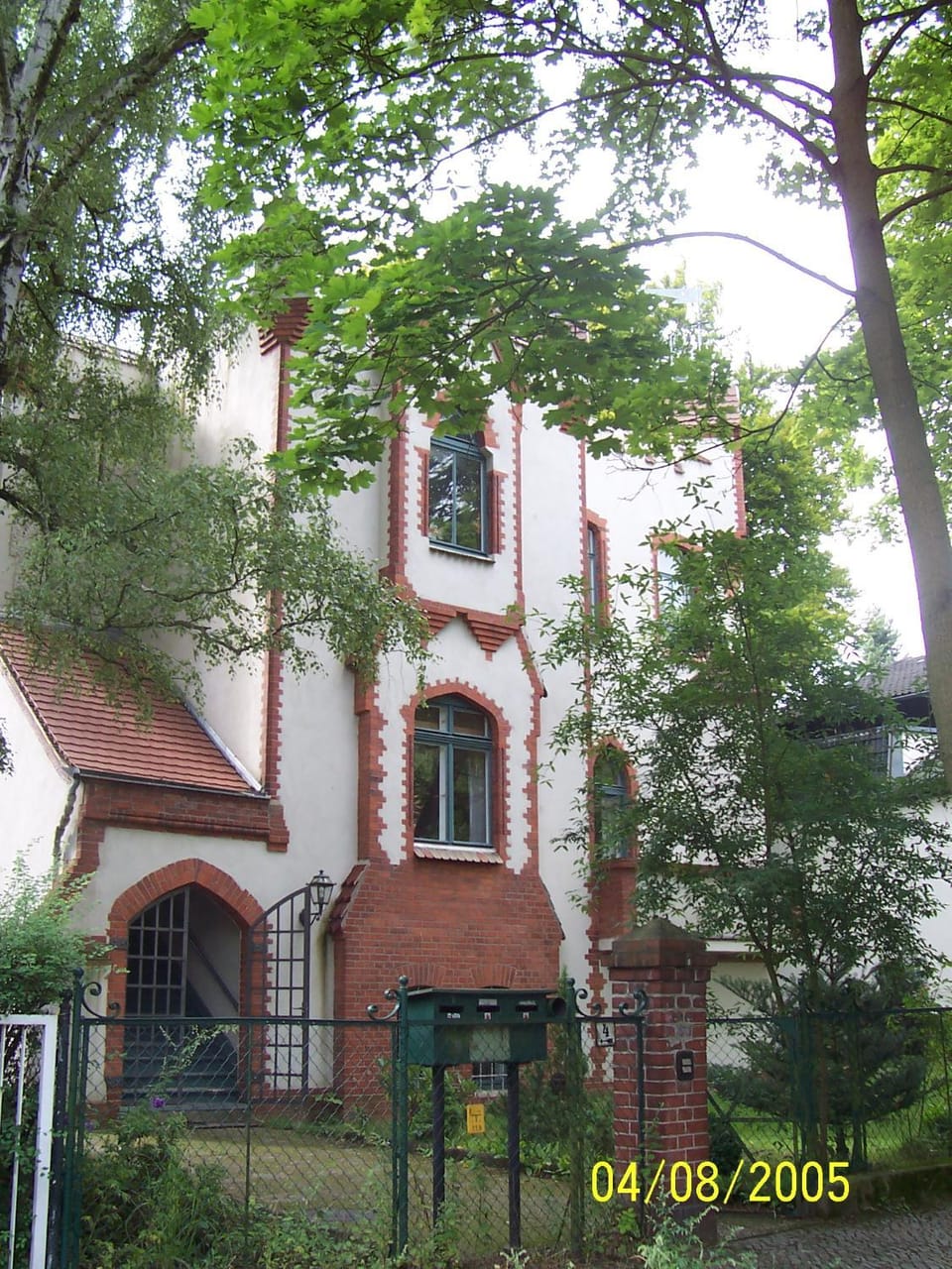 Facade/entrance