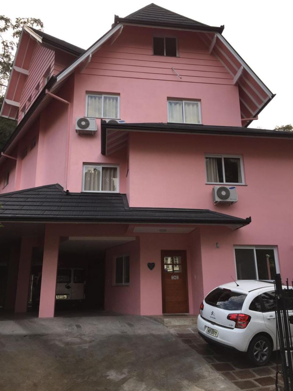 Facade/entrance
