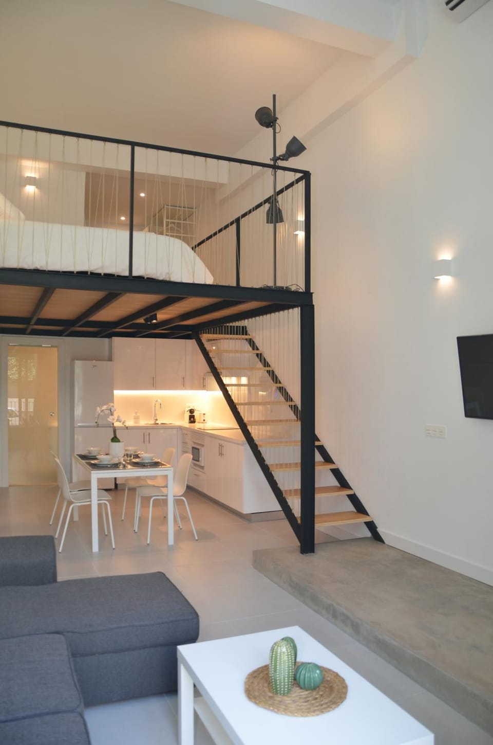 Bed, TV and multimedia, Kitchen or kitchenette, Living room