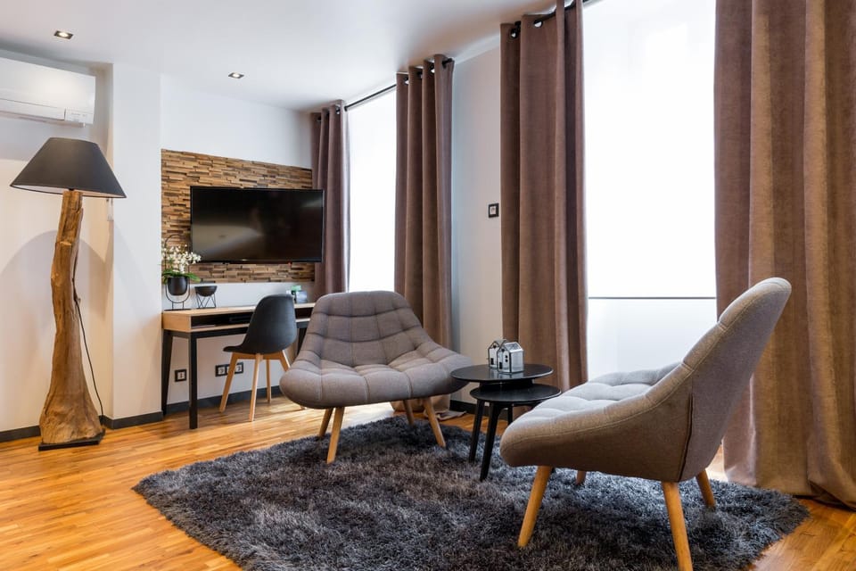 TV and multimedia, Seating area