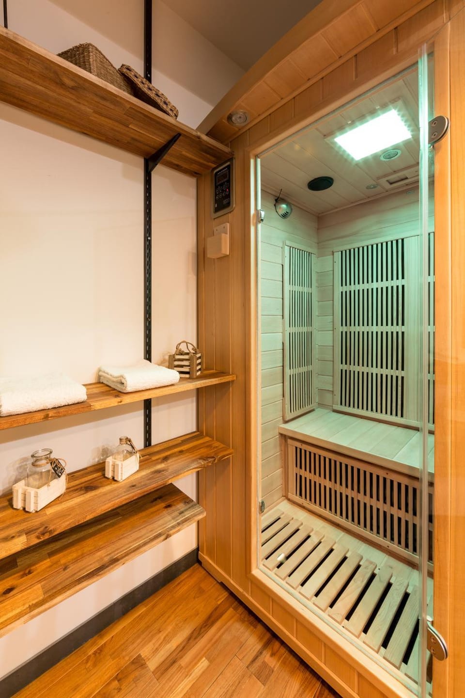 Sauna, Bathroom, Spa and wellness centre/facilities