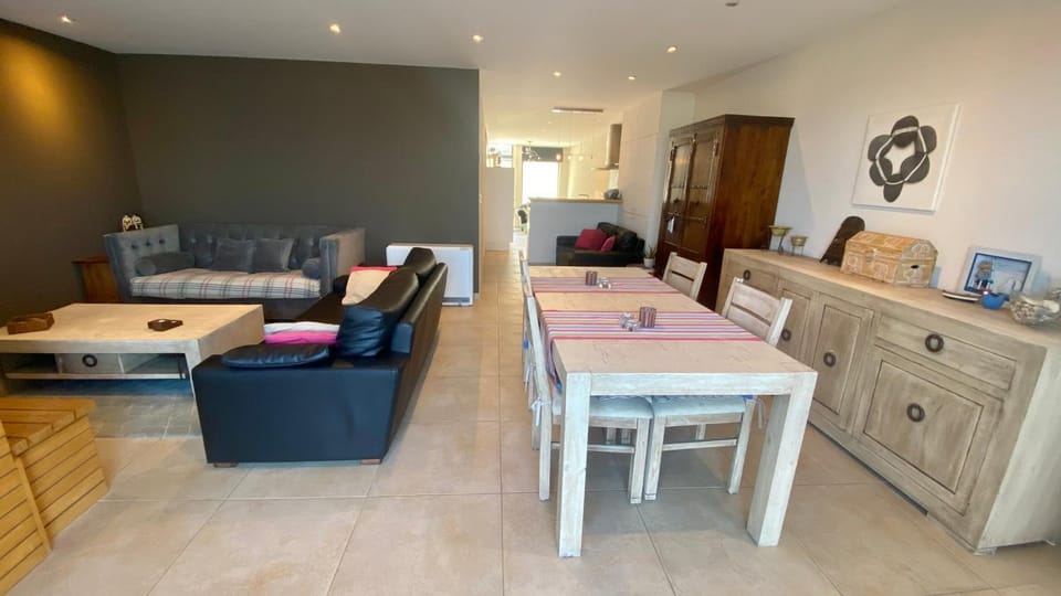 Deluxe Apartment with Shared Pool Apartment in Ostend