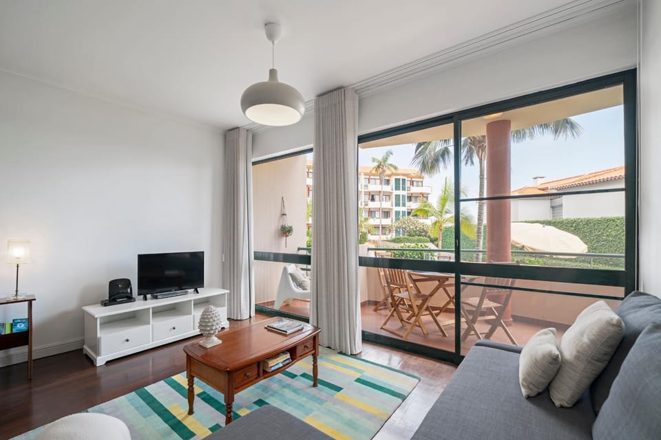 TV and multimedia, Balcony/Terrace, Living room, Seating area