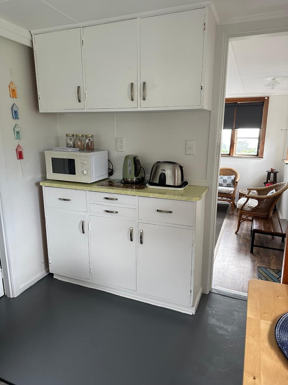 58 Pioneer - Retro Studio Unit House in New Plymouth