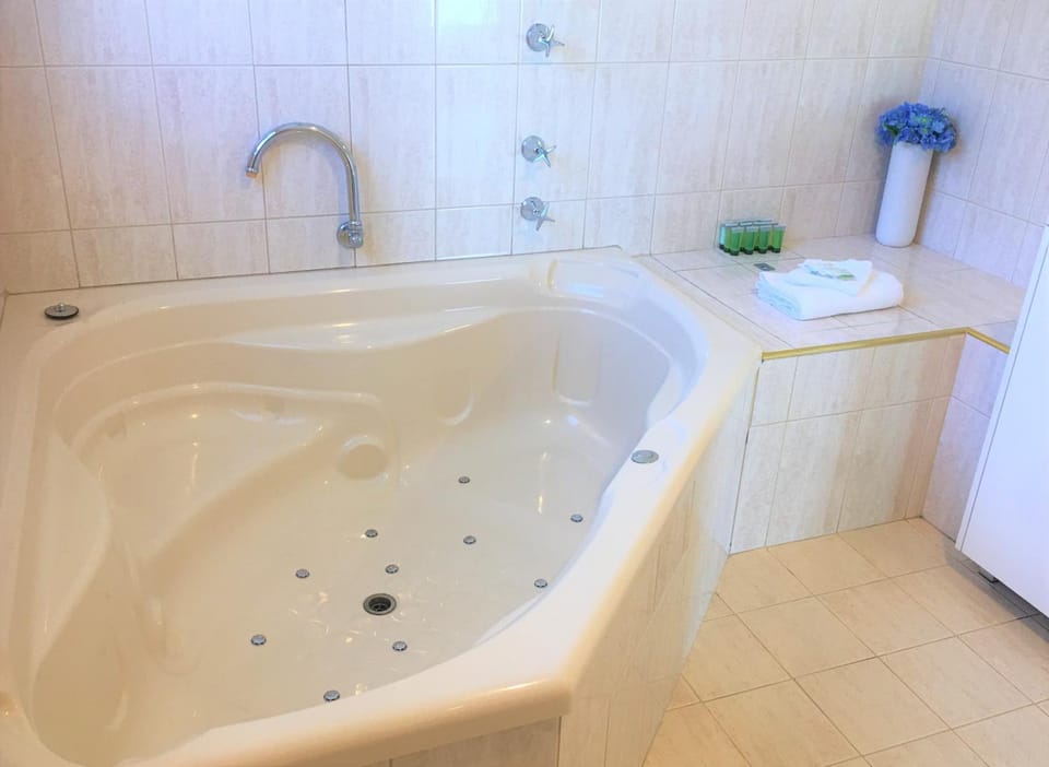 Bathroom, Bath