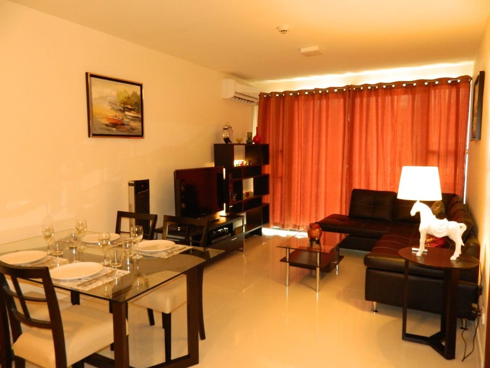 Living room, Dining area
