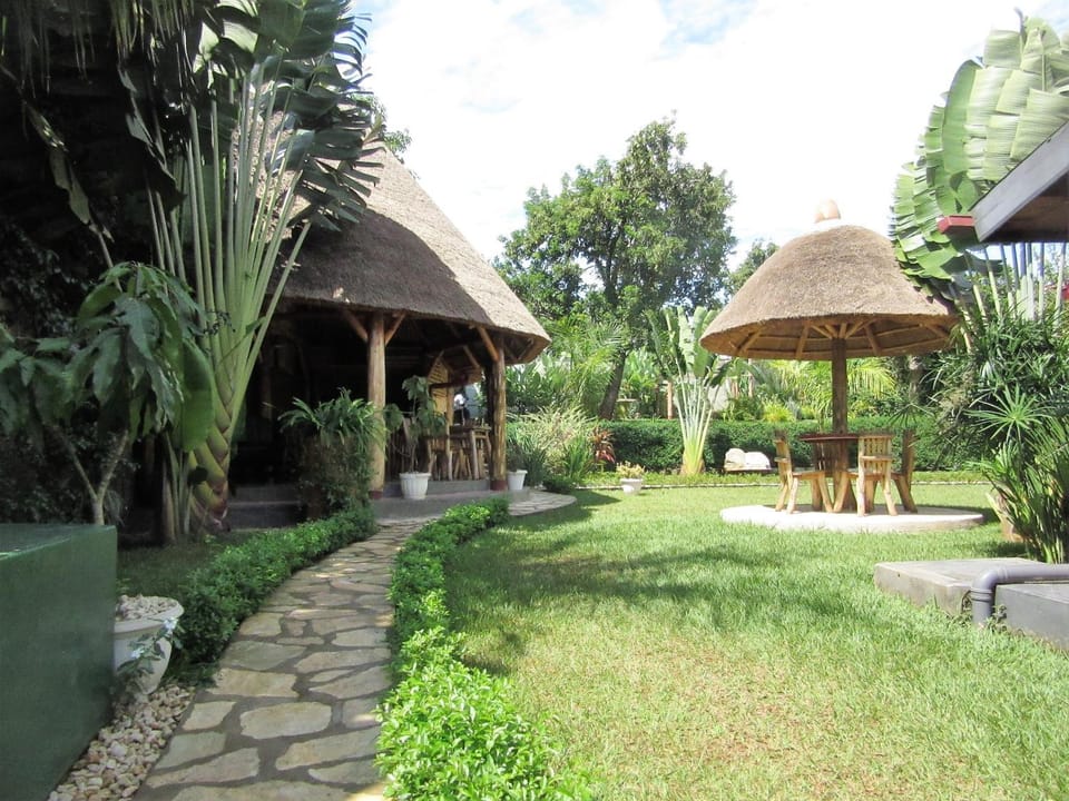 Garden, TV and multimedia, Kitchen or kitchenette, Seating area