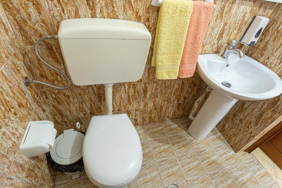 Toilet, Bathroom