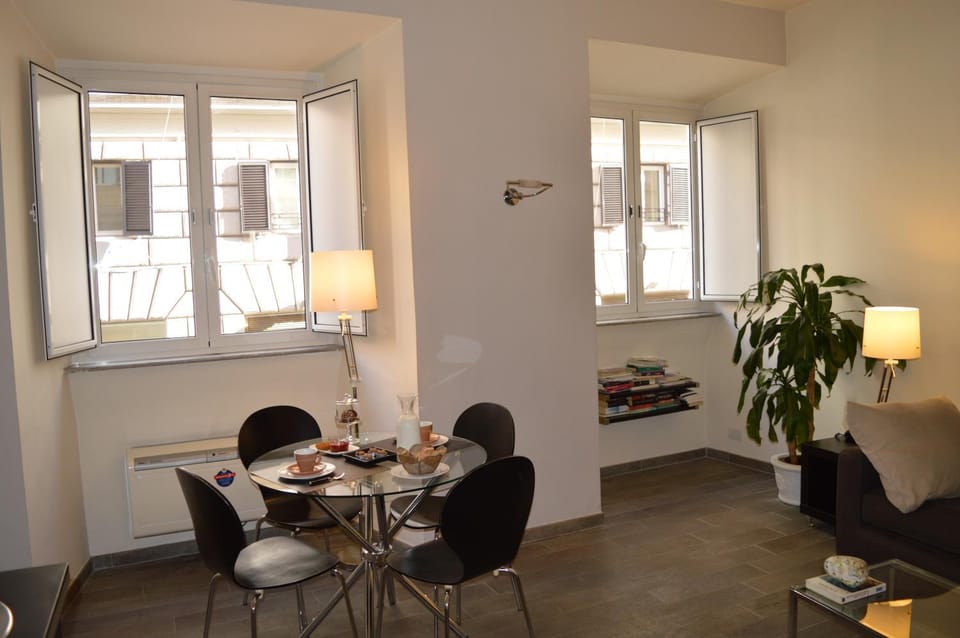 Living room, Dining area