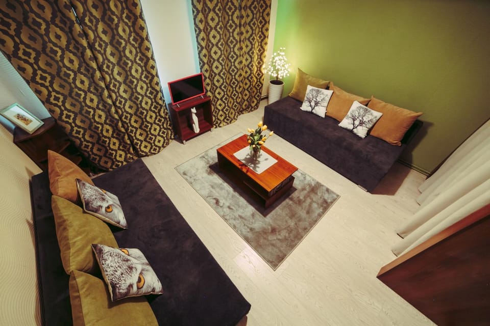 Spring, Bed, Night, Living room, Photo of the whole room, Decorative detail, Bedroom, On site