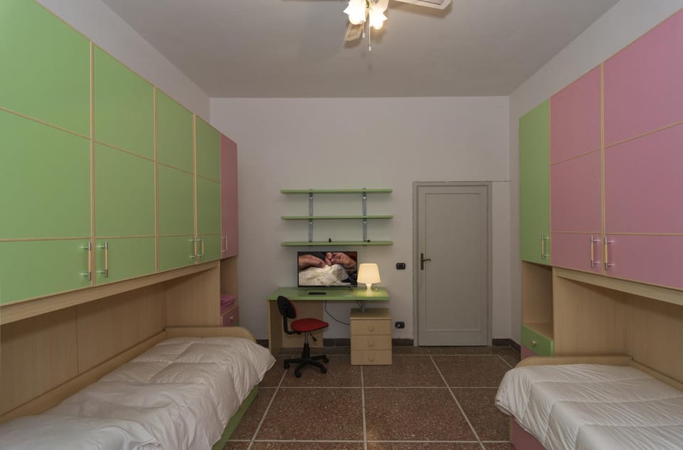 Holiday Pisa Gare Bed and Breakfast in Pisa