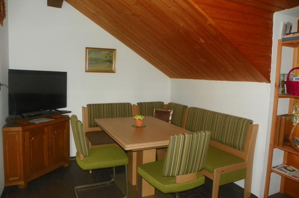 TV and multimedia, Living room, Other, Dining area