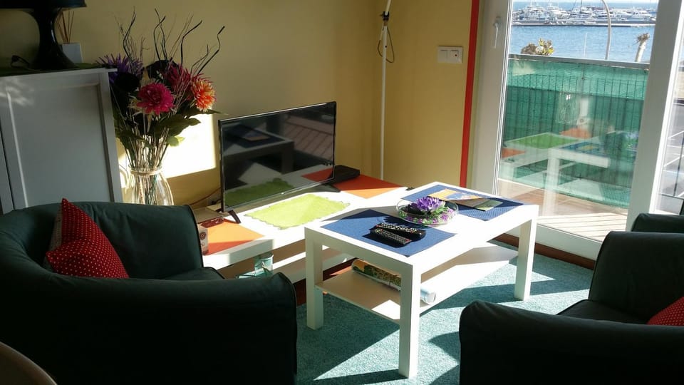 Living room, Sea view, Street view