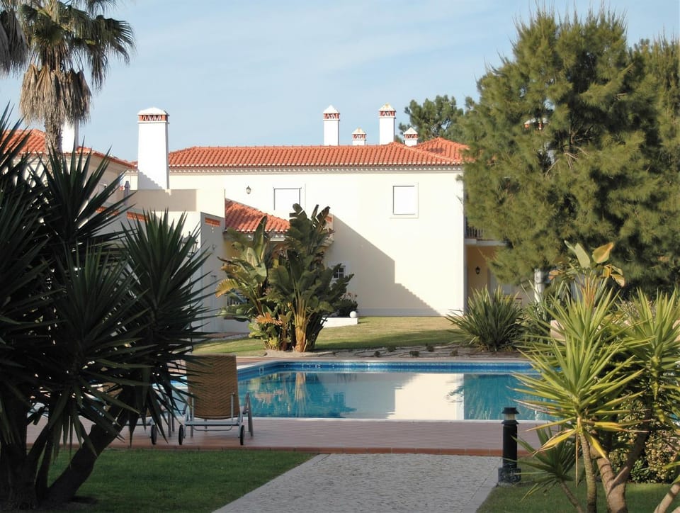 Property building, Garden, Swimming pool