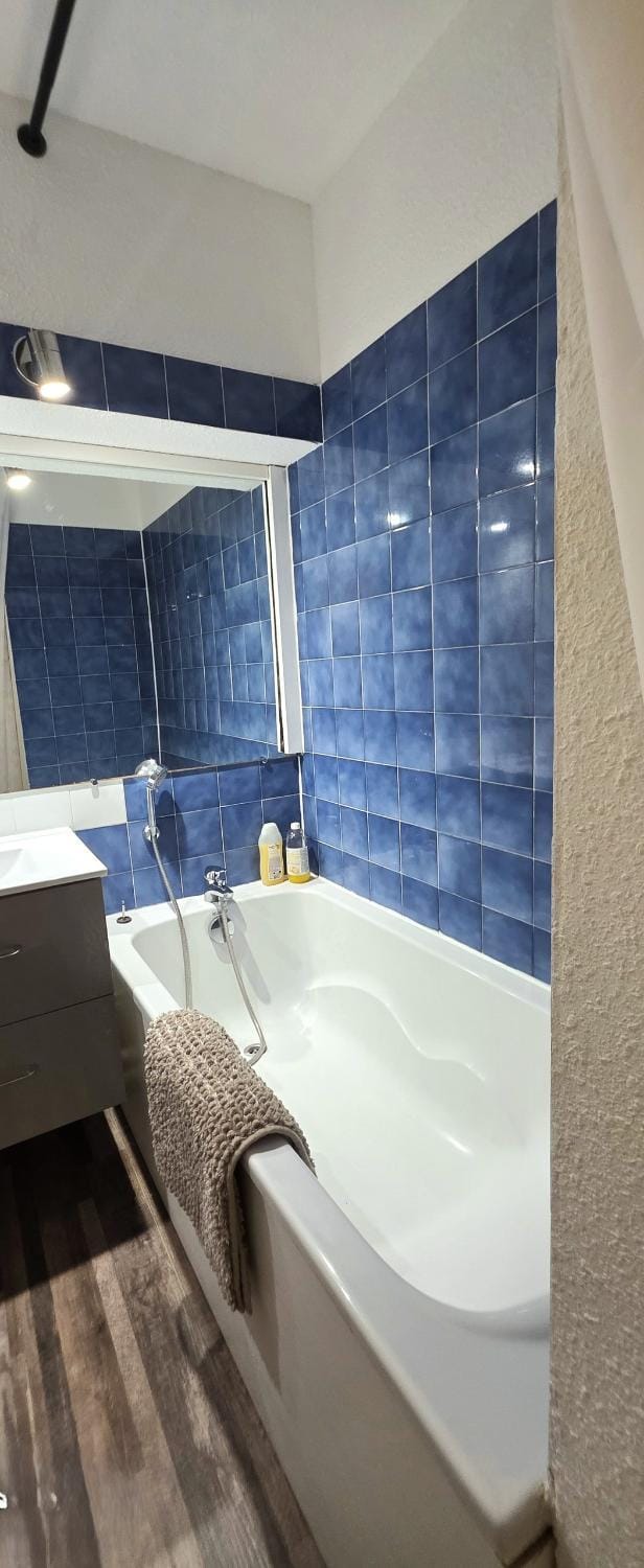 Bathroom, Bath