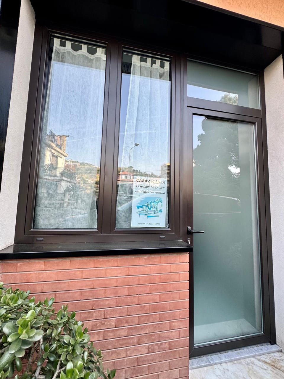 Facade/entrance