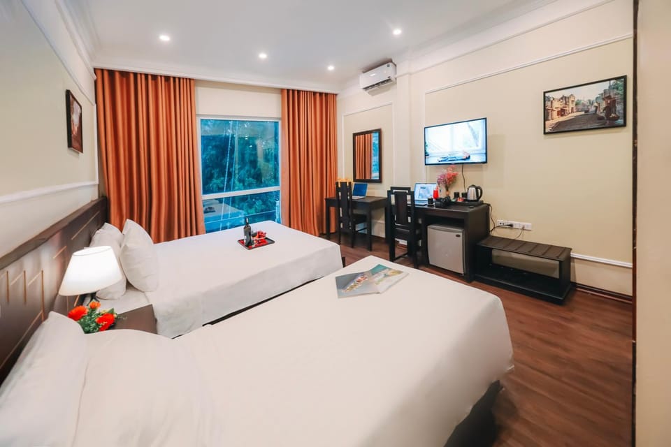 Bed, TV and multimedia, Photo of the whole room, Bedroom, City view