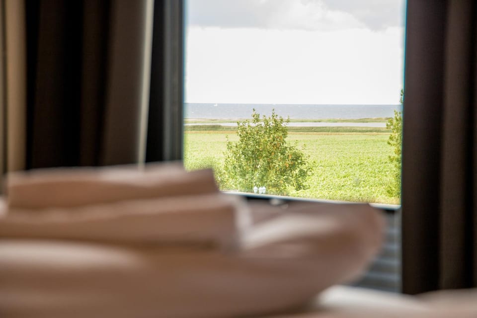Lake view, Sea view
