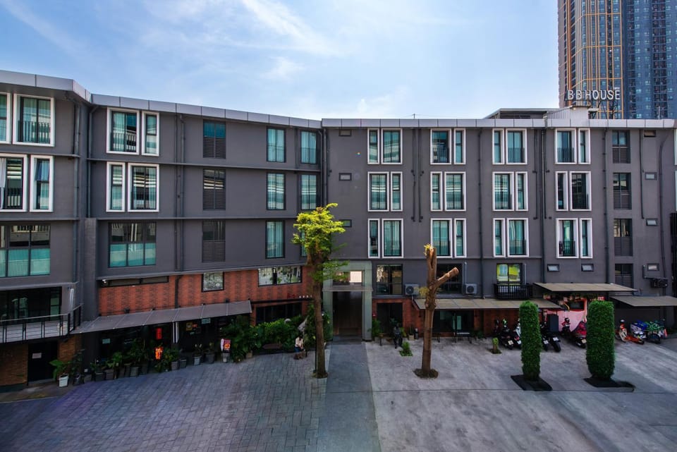 BB House Khlong Tan บีบีเฮ้าส์ คลองตัน Bed and Breakfast in Bangkok