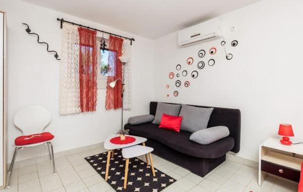 Bed, Living room, Seating area, bunk bed