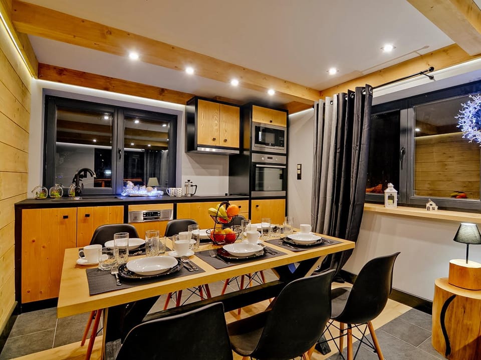 View (from property/room), Kitchen or kitchenette, Other, Photo of the whole room, Decorative detail, Dining area, On site, Area and facilities