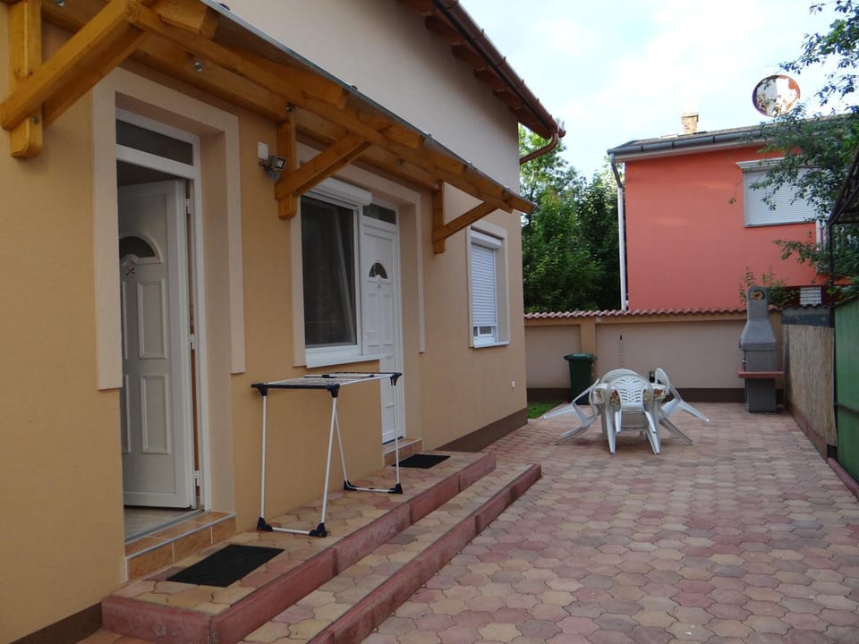 BBQ facilities, Garden