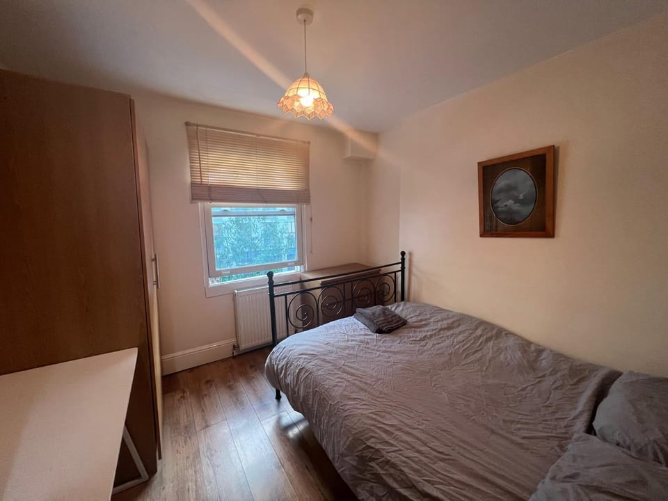 Lovely 2 Bedroom Apartment with Balcony - Euston Apartment in London Borough of Islington
