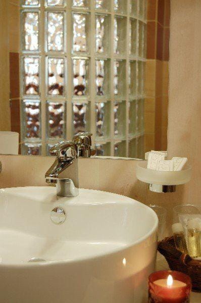 Bathroom, Decorative detail, On site