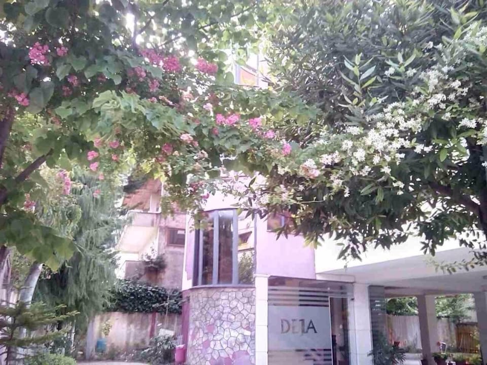 Property building, Natural landscape, On site