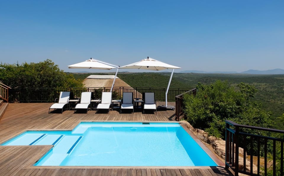 Natural landscape, View (from property/room), Balcony/Terrace, Mountain view, Pool view, Swimming pool, sunbed