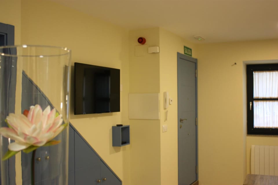 TV and multimedia, Photo of the whole room