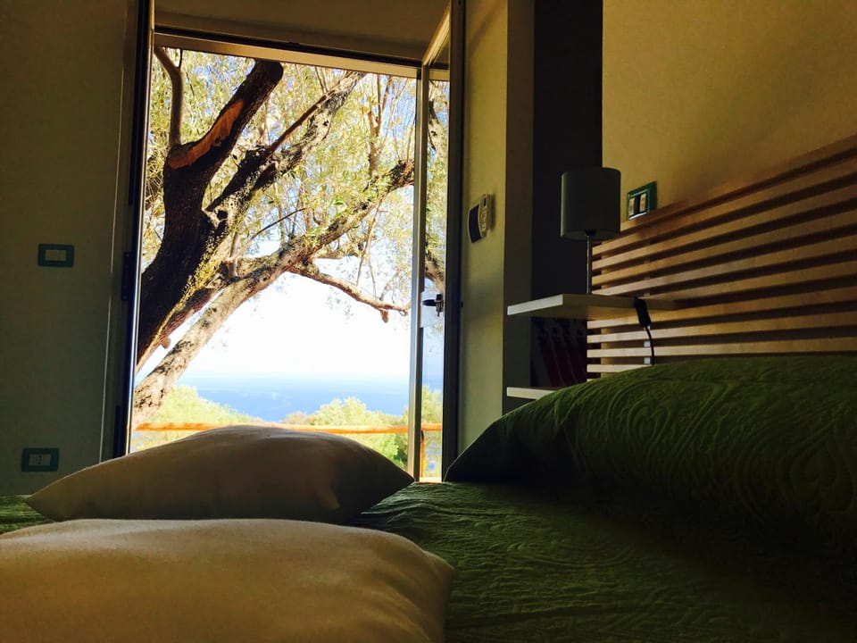 Photo of the whole room, Decorative detail, Bedroom, Sea view