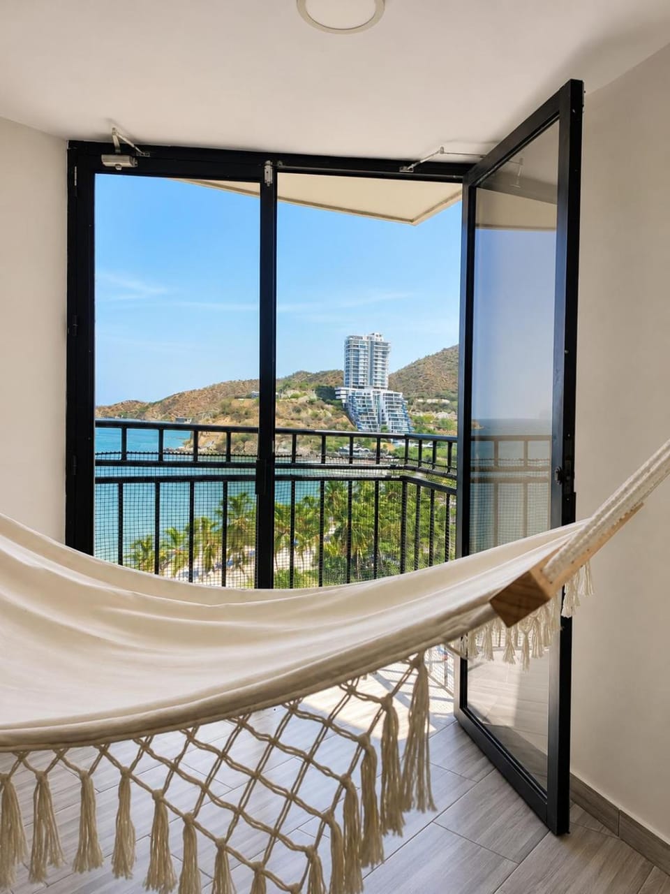 Natural landscape, View (from property/room), Balcony/Terrace, Living room, Beach, Sea view, Sunrise, Sunset